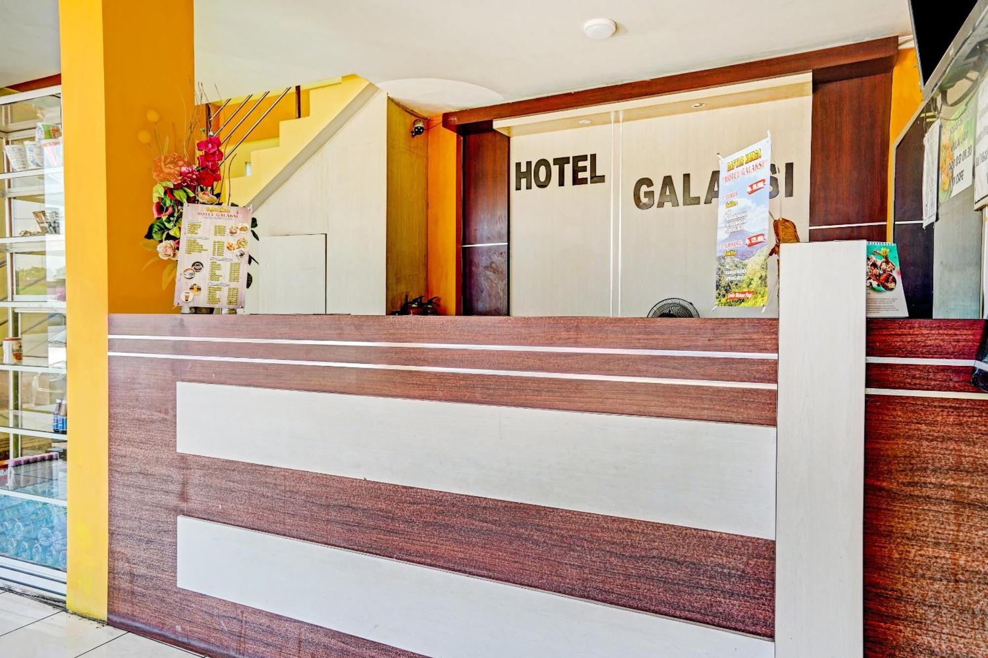 Oyo 90622 Hotel Galaksi Ponorogo Extérieur photo